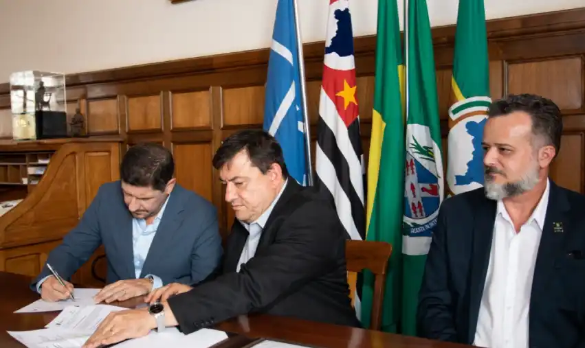 Assinatura do primeiro Ato Institucional de cooperação acadêmica entre a Fundação Mato Grosso e a Usp/Esalq/Fealq